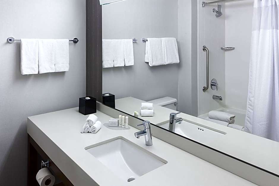 Courtyard by Marriott Alexandria Old Town/Southwest