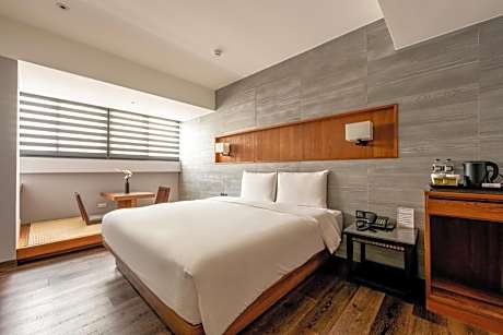 Superior Double Room with Bathtub