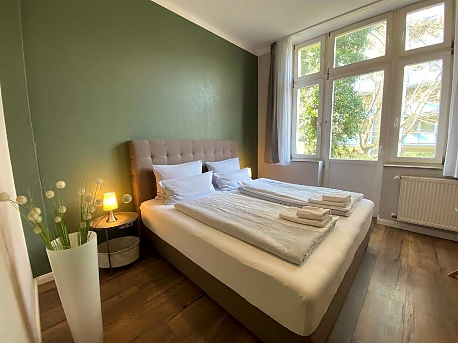 Amaroo - Gästehaus "Charlotte"