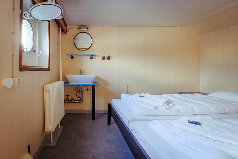 ARCONA - Übernachten auf dem Wasser - direkt am Bontekai