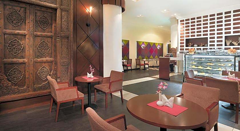 City Seasons Al Hamra Hotel