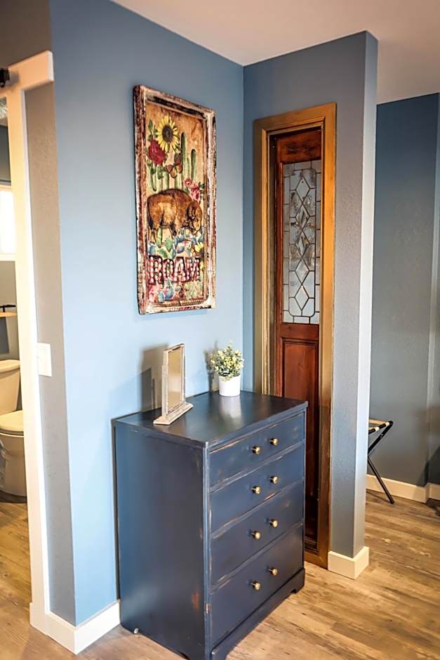 The Blue Buffalo Motel