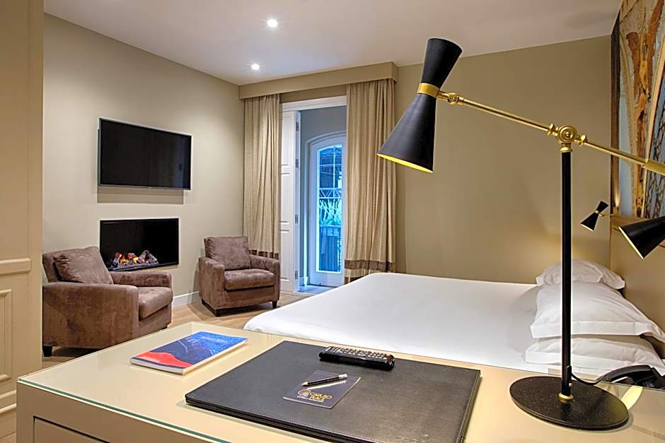 Caruso Place Luxury Rooms & Suites