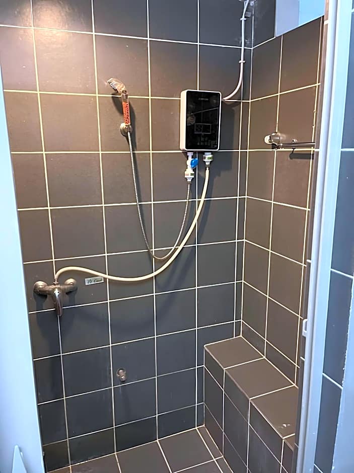 Natol Budget Homestay Rock Road