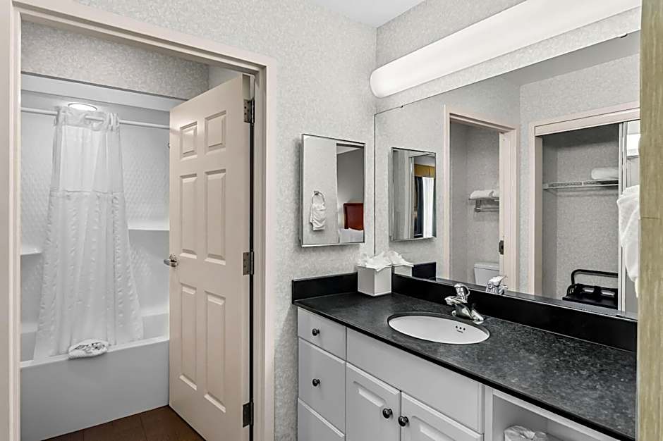 MainStay Suites Roanoke Airport