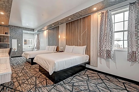 Queen Rooms with Two Queen Beds - Non-Smoking