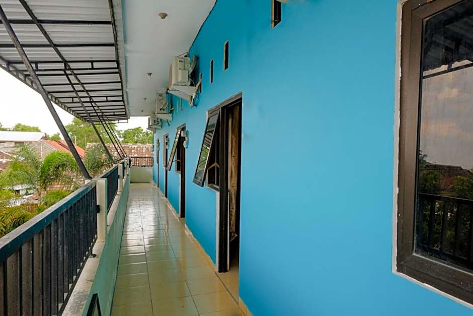 OYO 1784 Hj. Aniek Residence