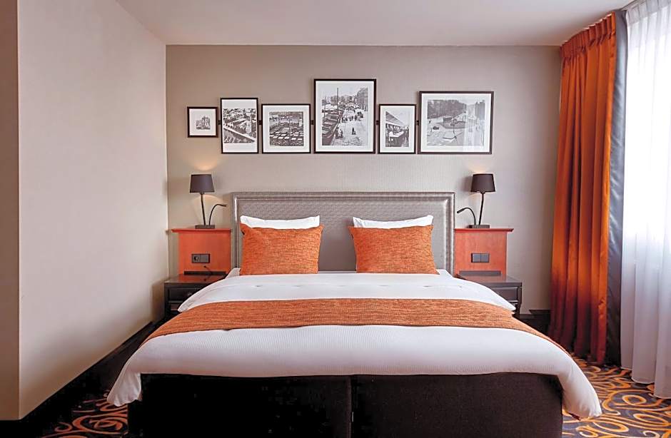 Carlton Square Hotel