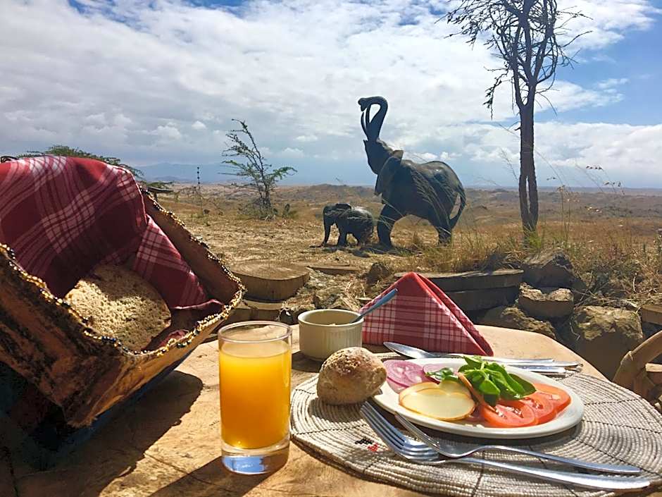 Original Maasai Lodge – Africa Amini Life