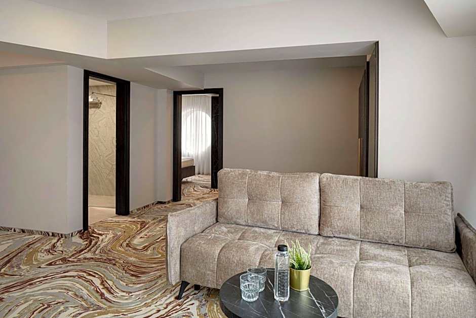 Ramada by Wyndham Bucharest Otopeni Airport