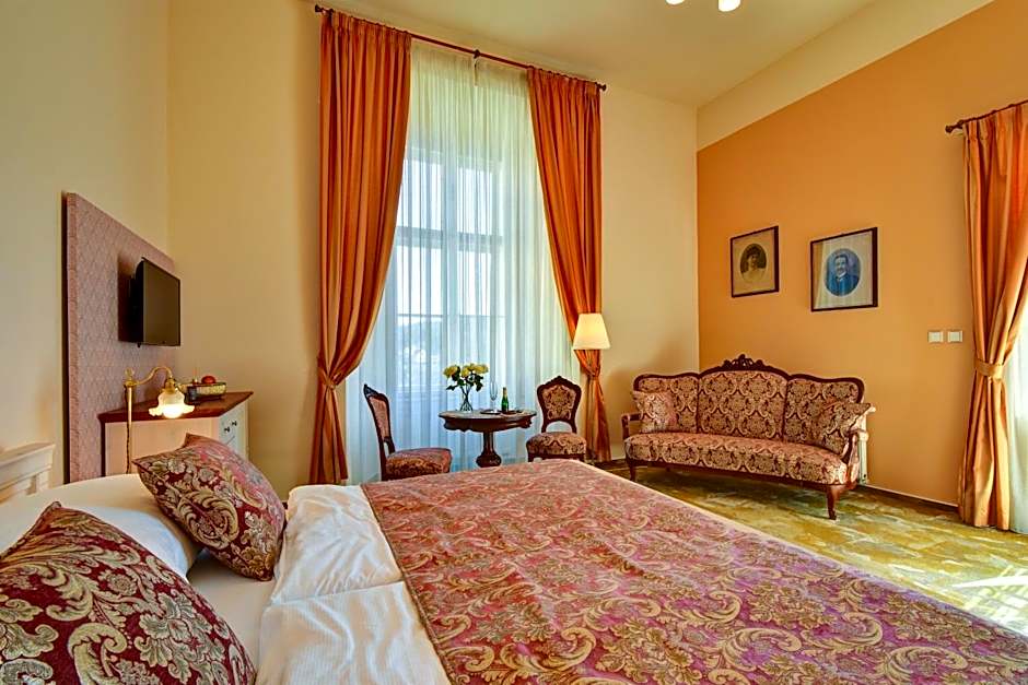 Foto 1 di 9 di Deluxe 1 Queen Bed Suite
