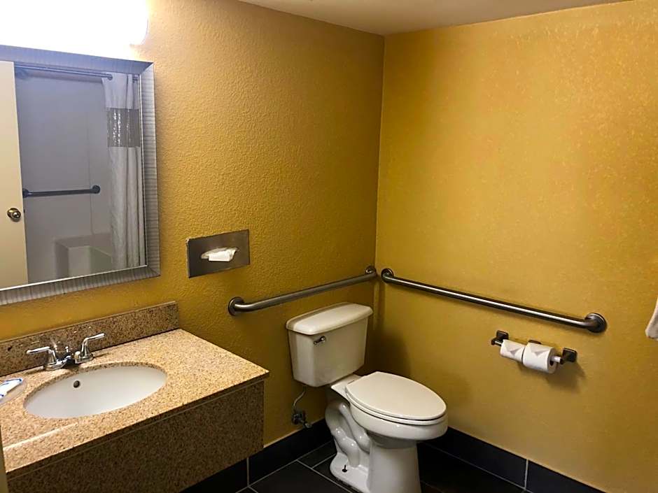 Rodeway Inn Joint Base Andrews Area