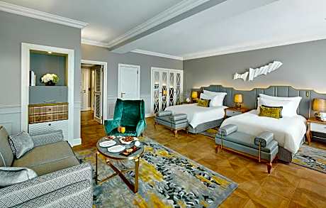 Mandarin Twin Room