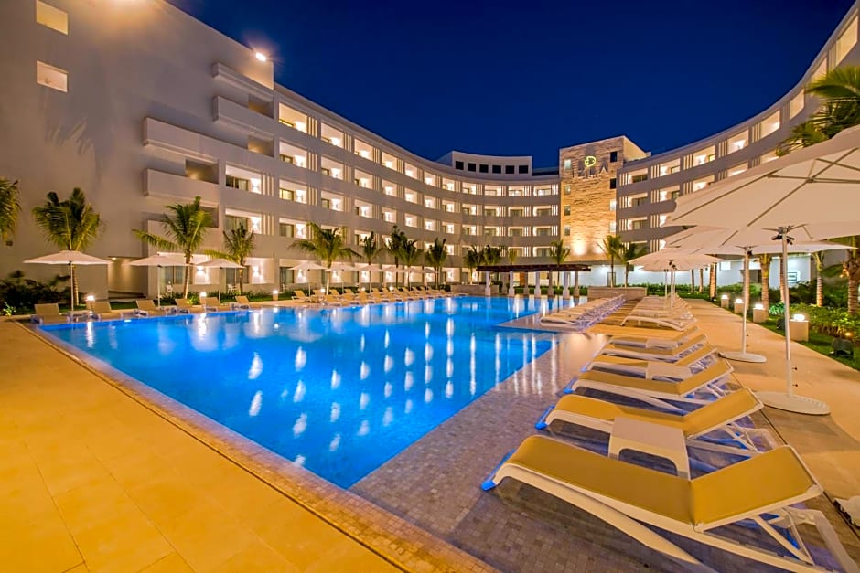 Izla Beach Front Hotel