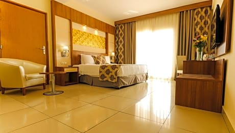 Deluxe Double Room with Balcony and Sea View