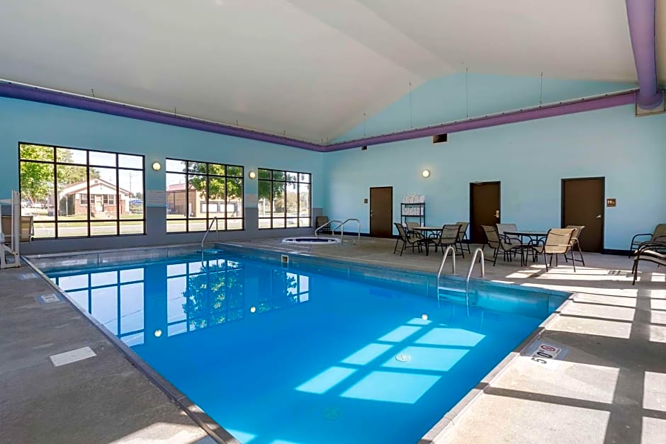 Econo Lodge Inn & Suites Fairgrounds
