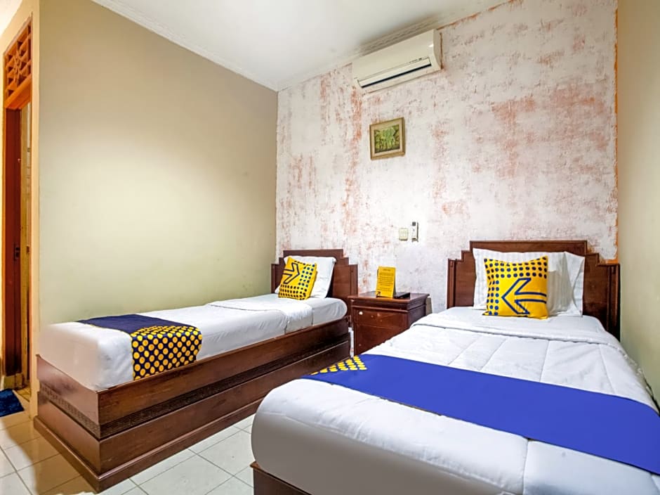 SPOT ON 3858 Elsana Transit Hotel