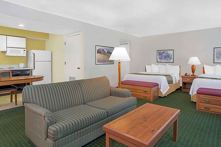 Hawthorn Extended Stay by Wyndham Green Bay
