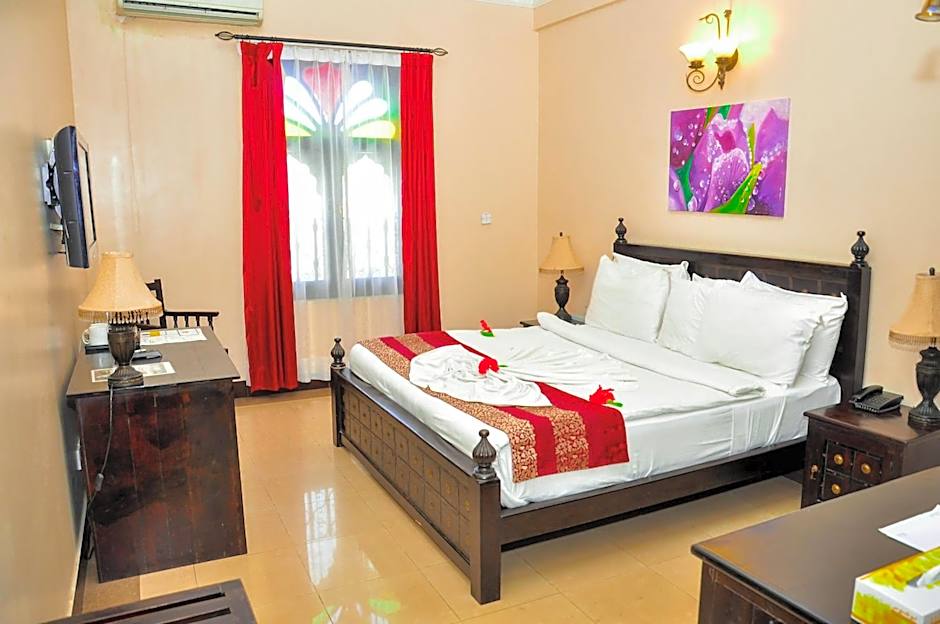 Golden Tulip Stone Town Boutique