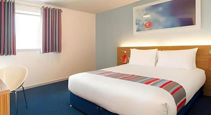 Travelodge Cardiff Central Queen Street