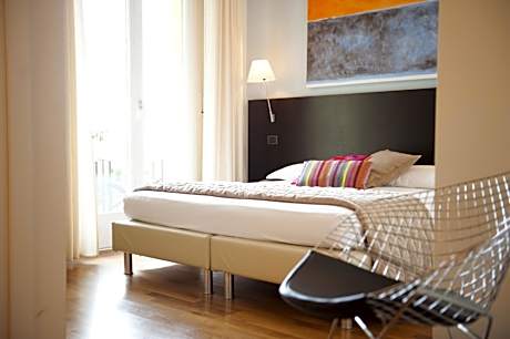 Double Room with Partial Lake View