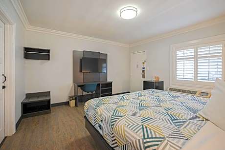 King Room - Non-Smoking