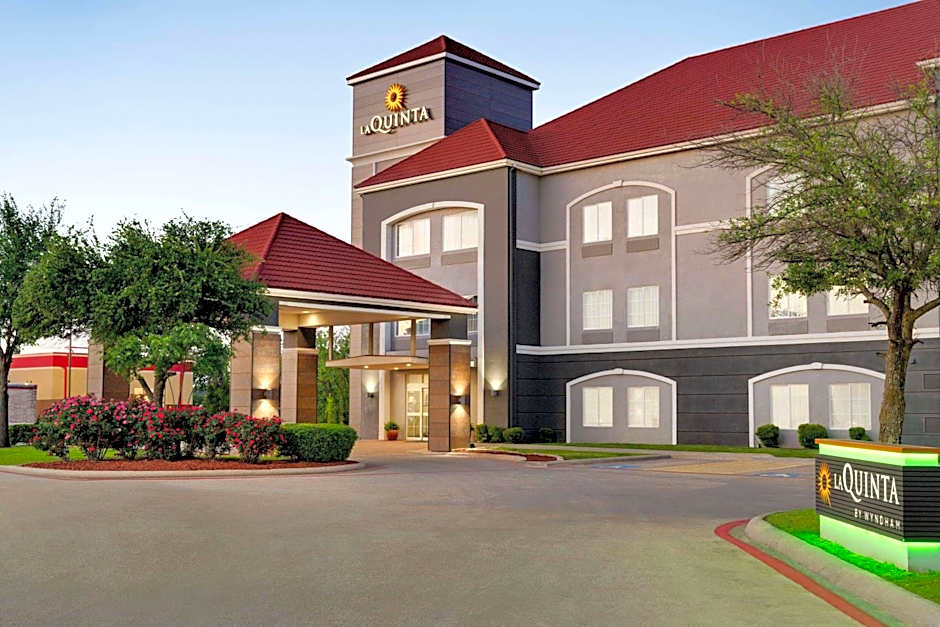 Photo 1 of 45 of La Quinta Inn & Suites by Wyndham Stephenville