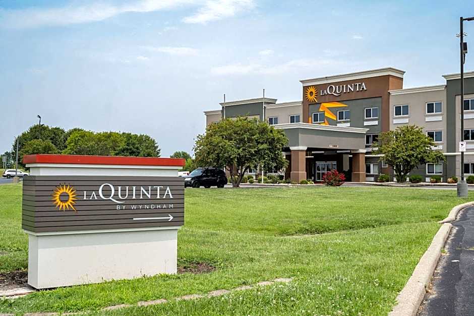 La Quinta Inn & Suites by Wyndham Evansville