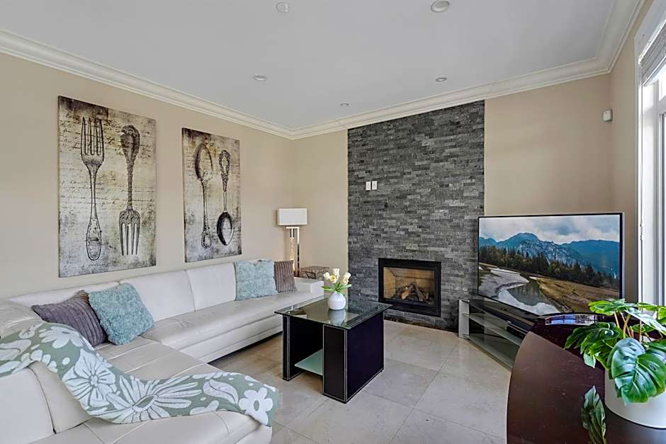 Luxurious Multi-Family Home in Vancouver West, 10 Mins Downtown