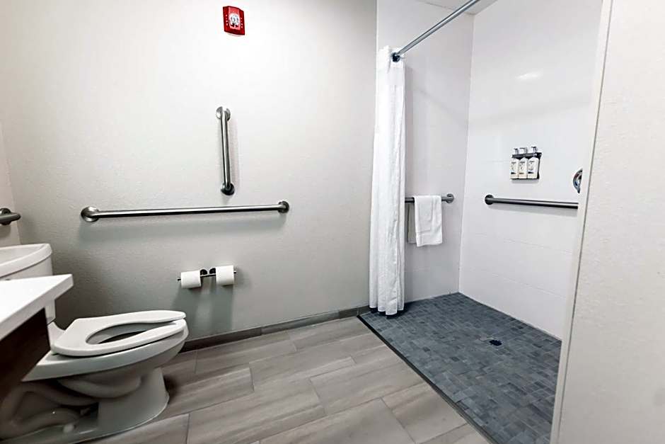 Holiday Inn Express and Suites Urbandale Des Moines By IHG