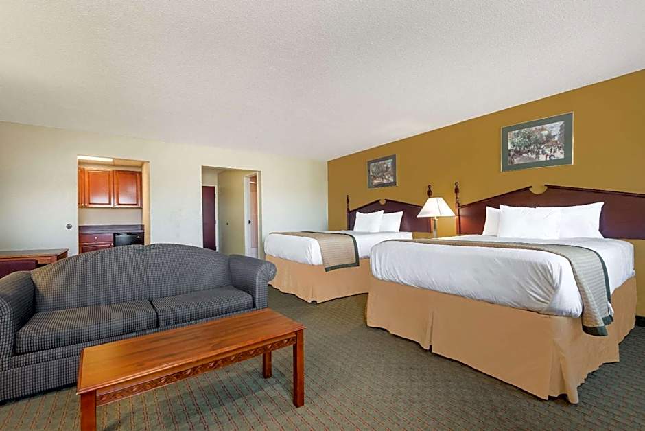 Days Inn by Wyndham Norton