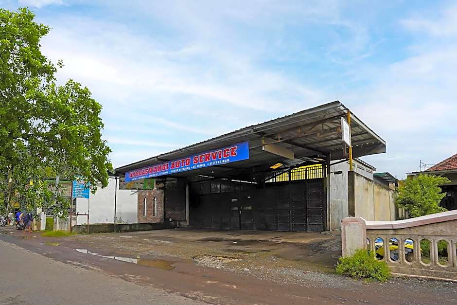 Hotel O Kost Auto Syariah Anggaswangi