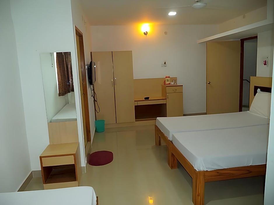 Samrat Guest House – Chennai, IL