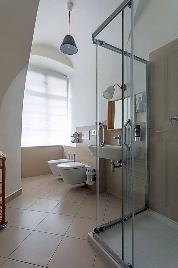 Three Golden Crowns Apartments