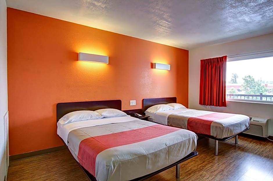 Motel 6 Richfield OH