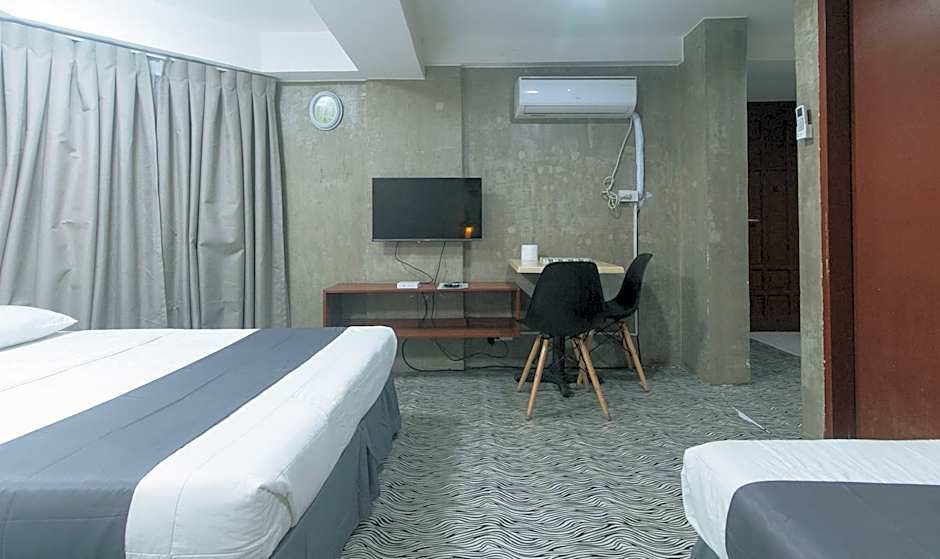 Rcee Place by RedDoorz