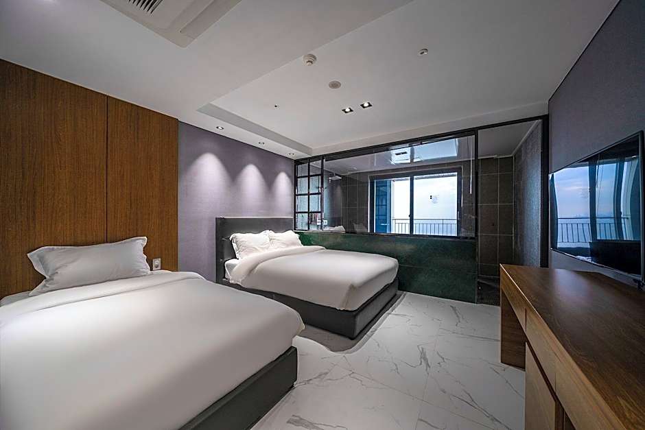 Sky and Sea Hotel