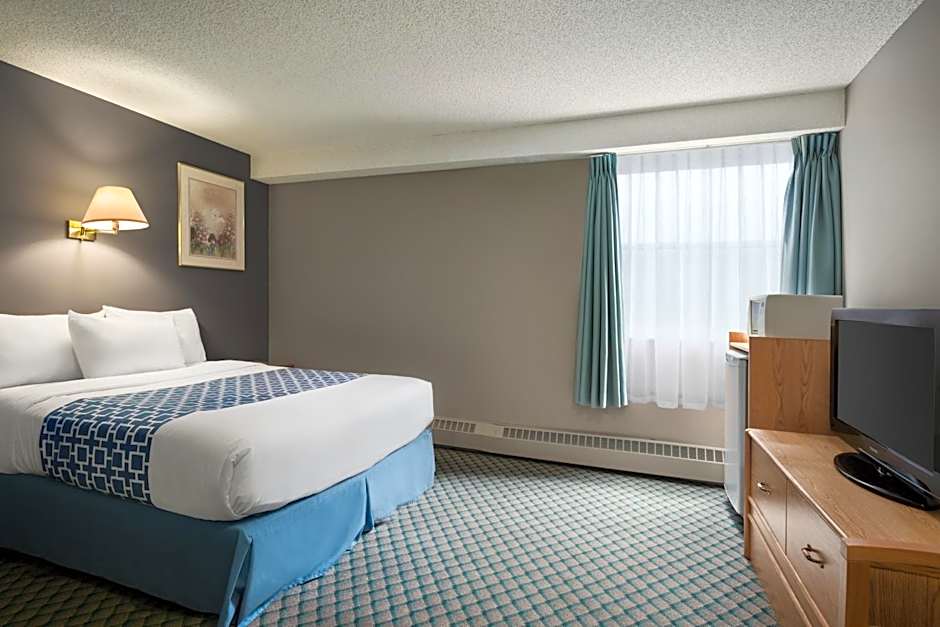 Travelodge by Wyndham Edmonton Airport