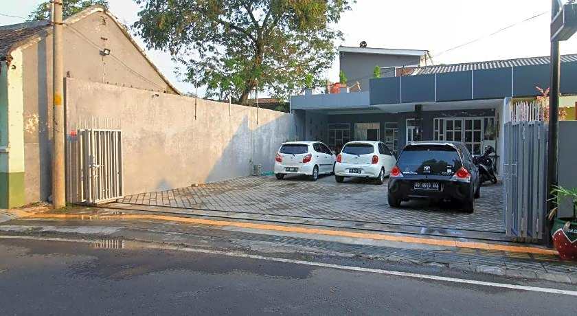 RedDoorz near Klaten Train Station