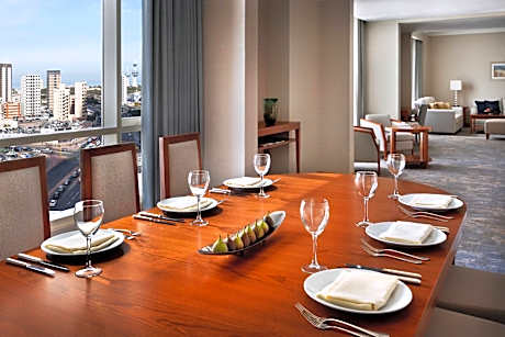 Royal Suite, Club lounge access, Suite, 1 King