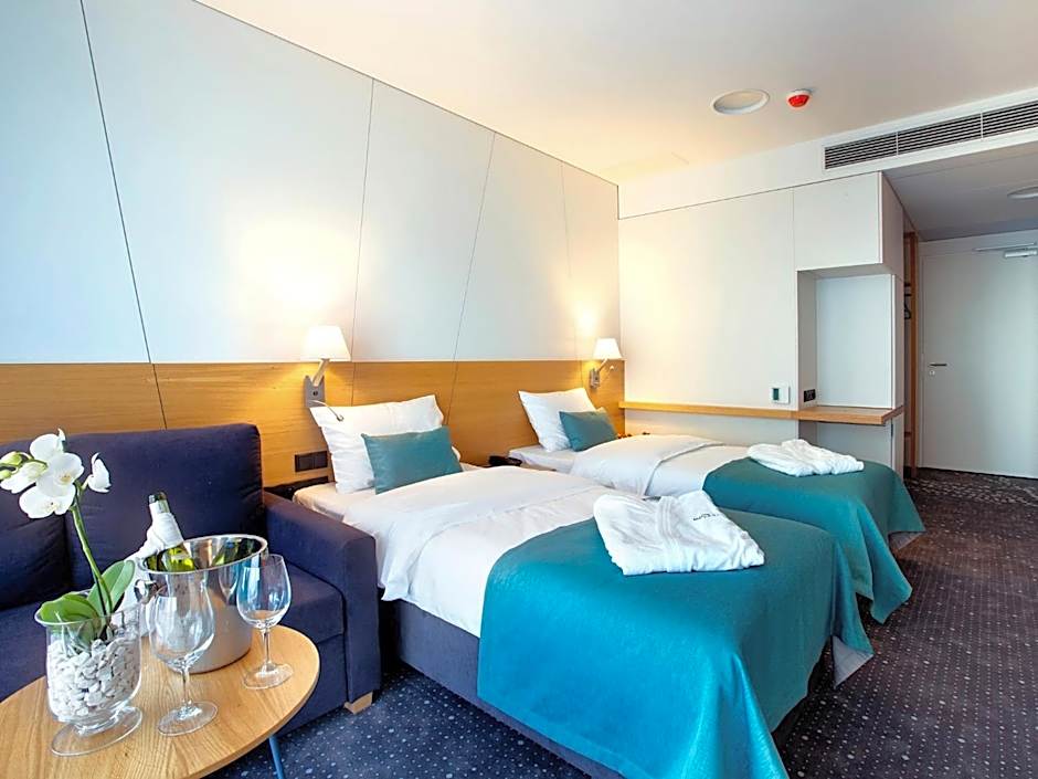 Regatta Hotel Restauracja Spa