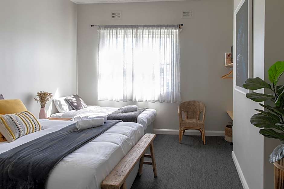 Robertson Public House and Kitchen