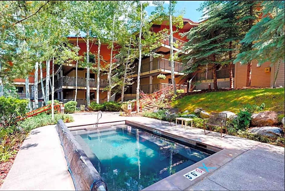 Enclave 309, Snowmass Ski-In/Ski-Out Condo w/Shared Pool/Hot Tub/Private Washer/Dryer/Gym/WiFi