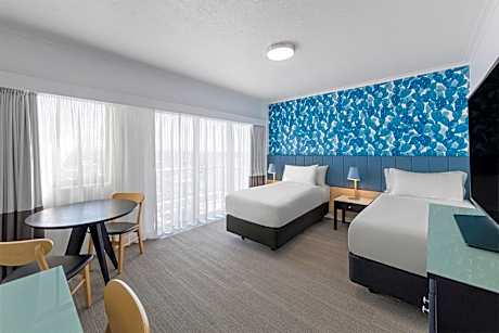 Guest Riverview Room King or Twin and Single