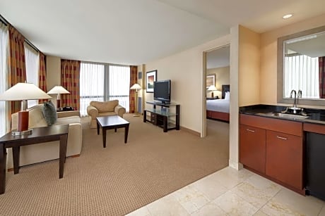 Family Suite with Bath Tub - Disability Access