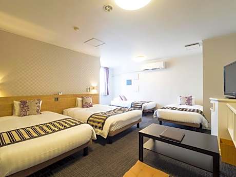 Quadruple Room - Non-Smoking