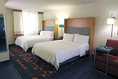 Queen Room with Two Queen Beds and Sofa Bed- Mobility Access Tran Shower/Non-Smoking