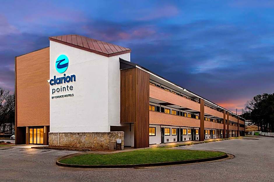 Clarion Pointe Kennesaw Town Center