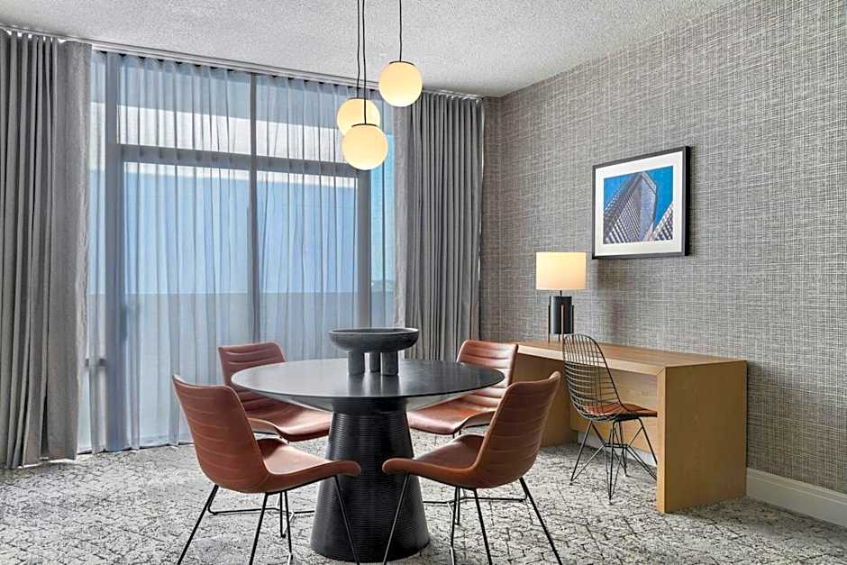 Sheraton Charlotte Hotel