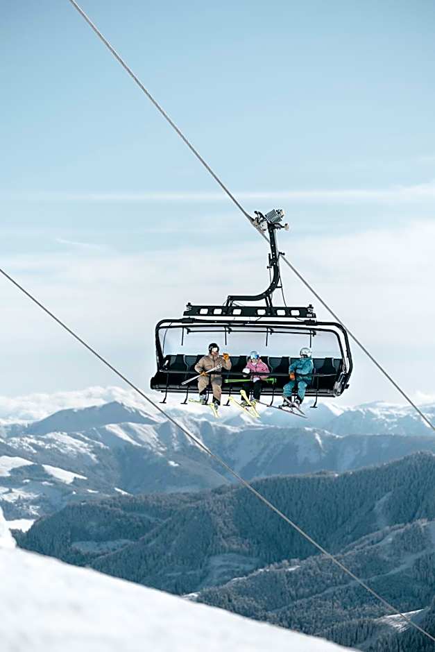 Hotel Sommerer - 100m to Ski Lift & 5 Min Walk to Hinterglemm Centre